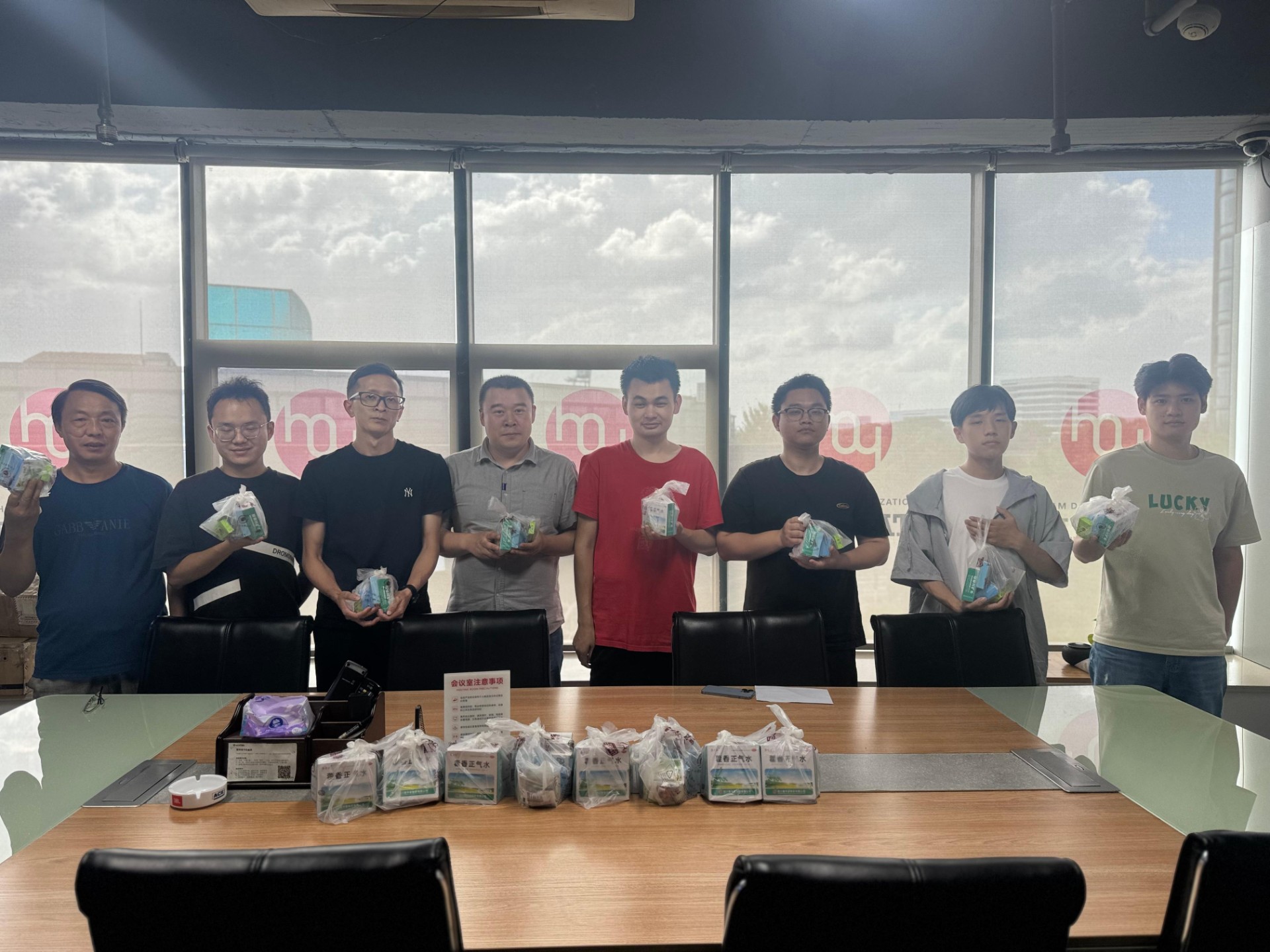 哈曼數(shù)智：夏日溫情長(zhǎng)卷，共繪奮斗者的溫馨家園